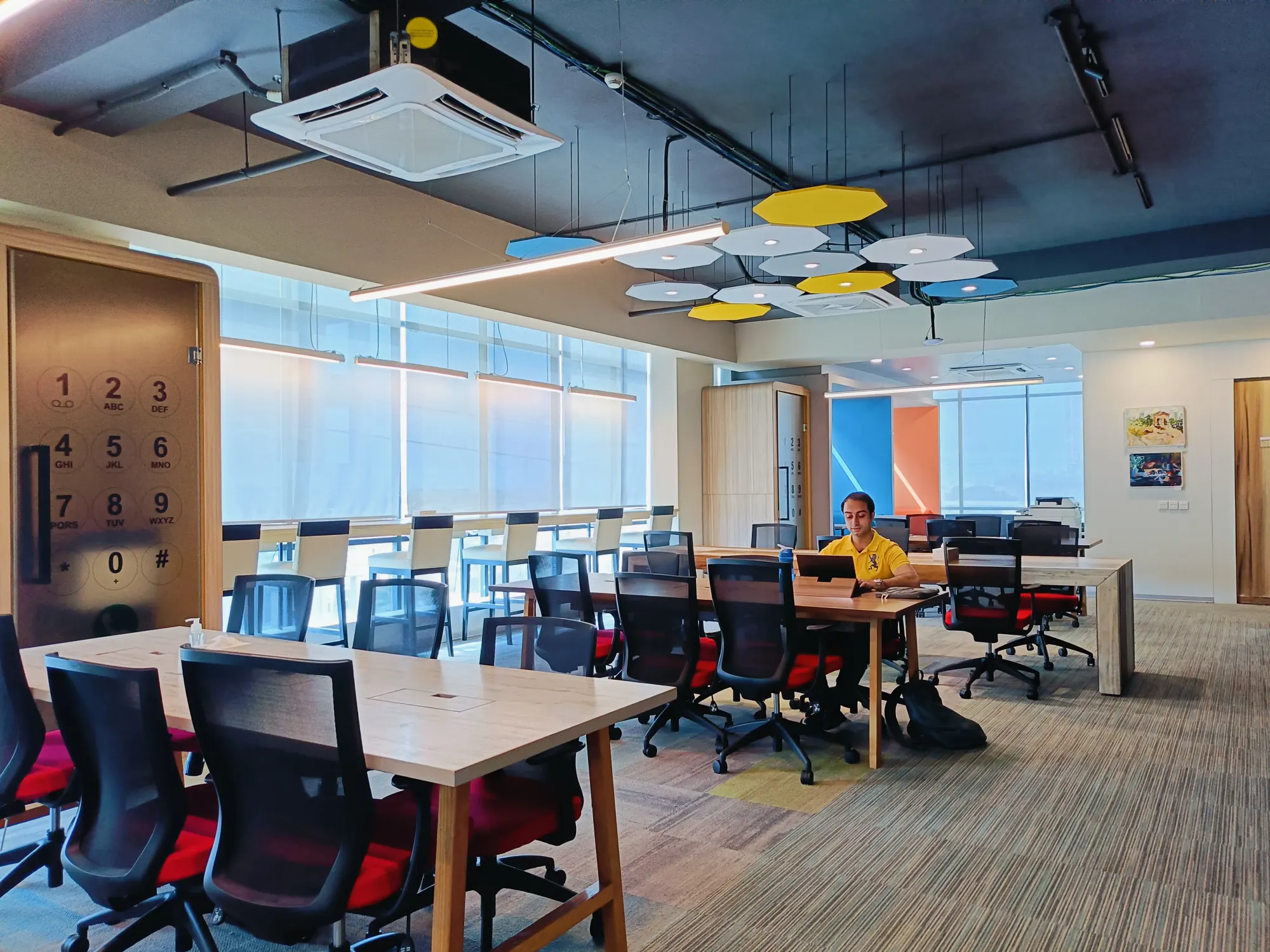 Shared Desks Floor